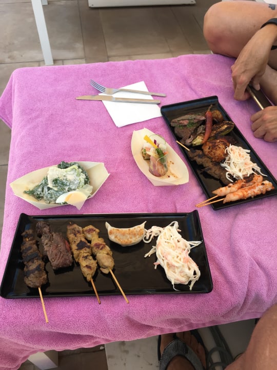 Pool W Dubai - The Palm