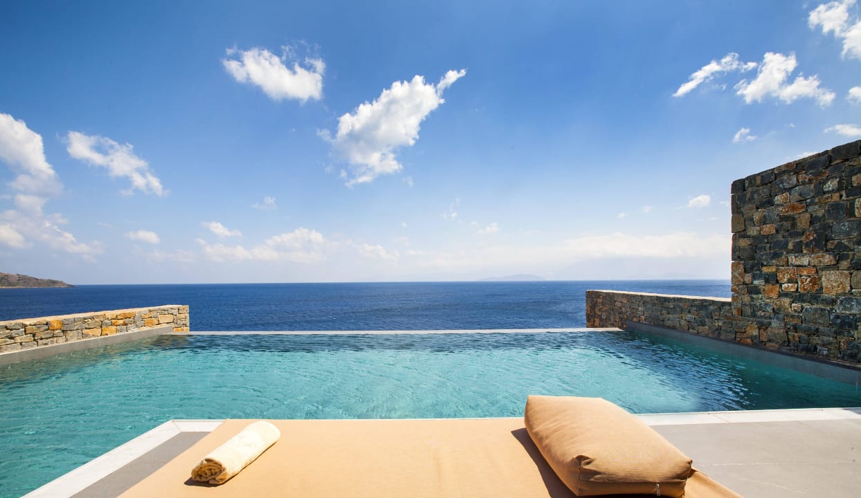 Deep Blue Deluxe Waterfront Bungalow private pool AQUILA Elounda Village Hotel