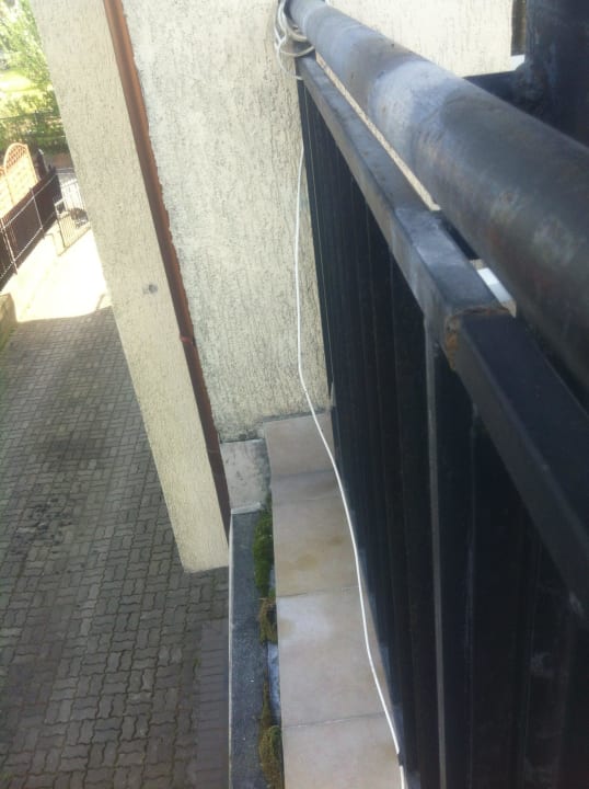 Kabel am Sonnendeck entlang Relax Inn Health & Spa