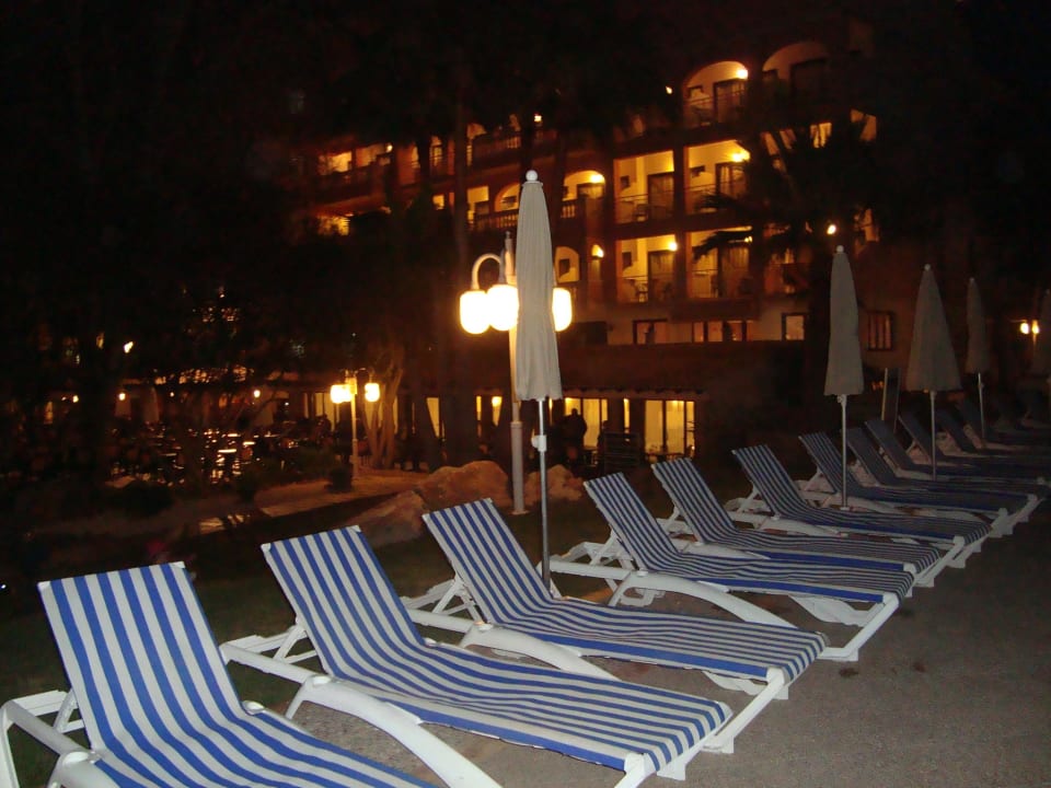 Haupthaus Abends vom Pool R2 Lago Playa Park