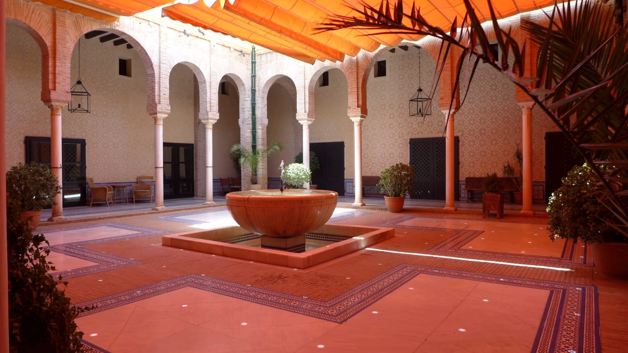 Schöner Patio zum Entspannen Hotel Parador de Carmona