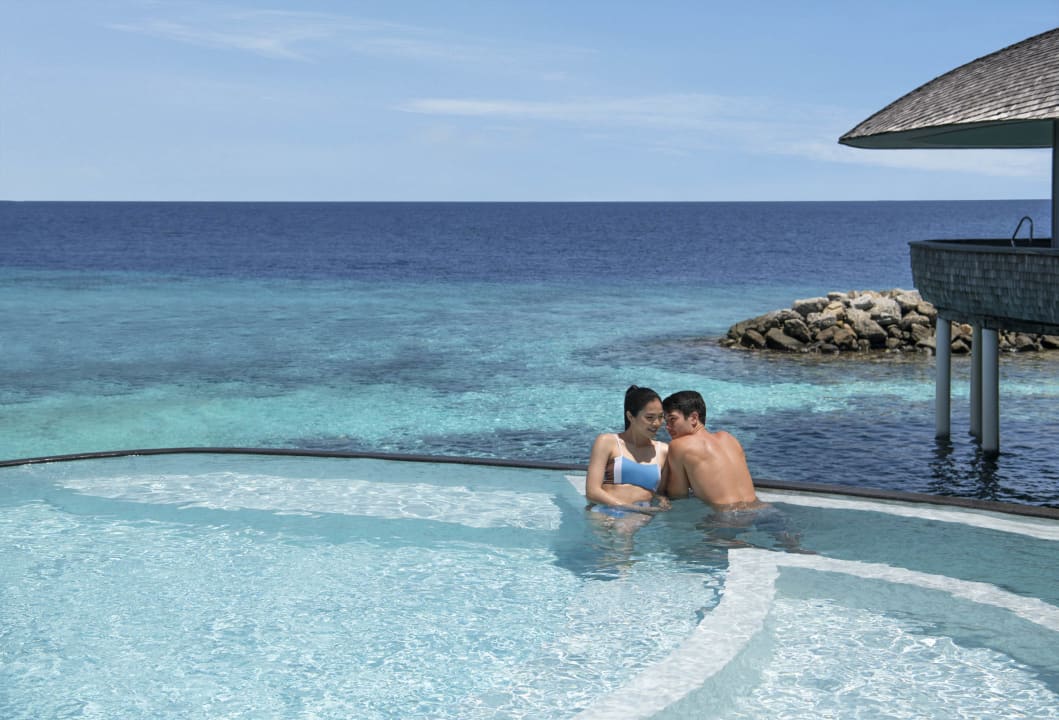 Pool The St. Regis Maldives Vommuli Resort