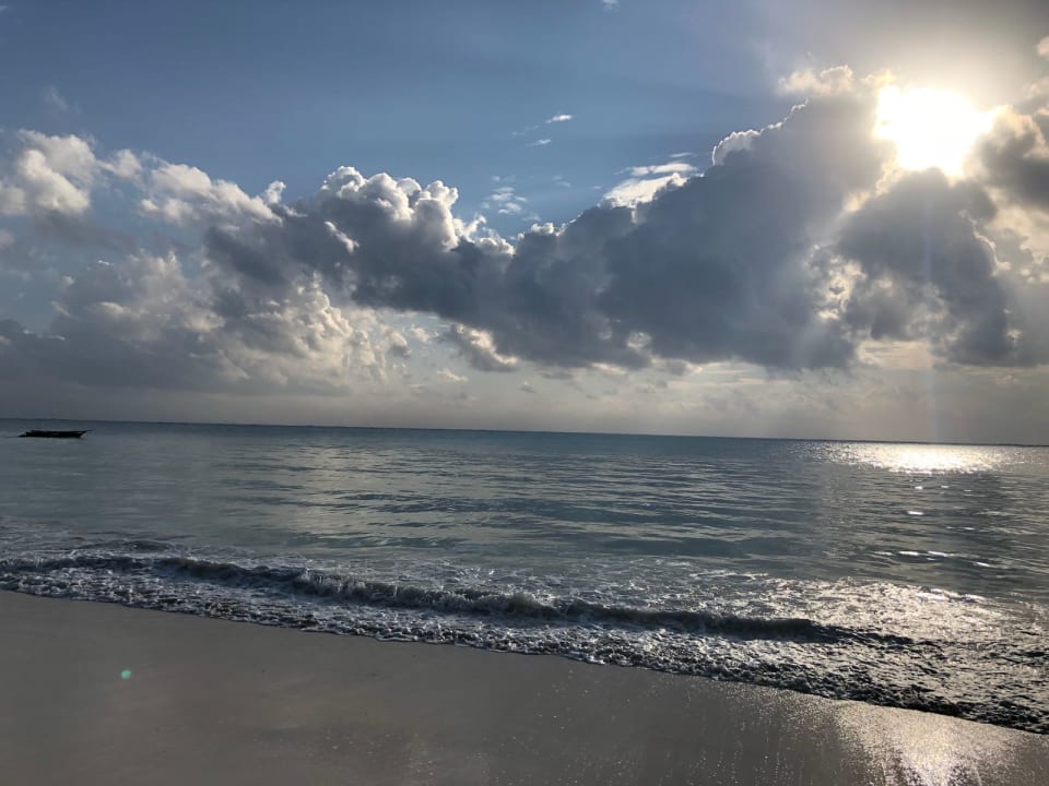 Strand Neptune Pwani Beach Resort & Spa