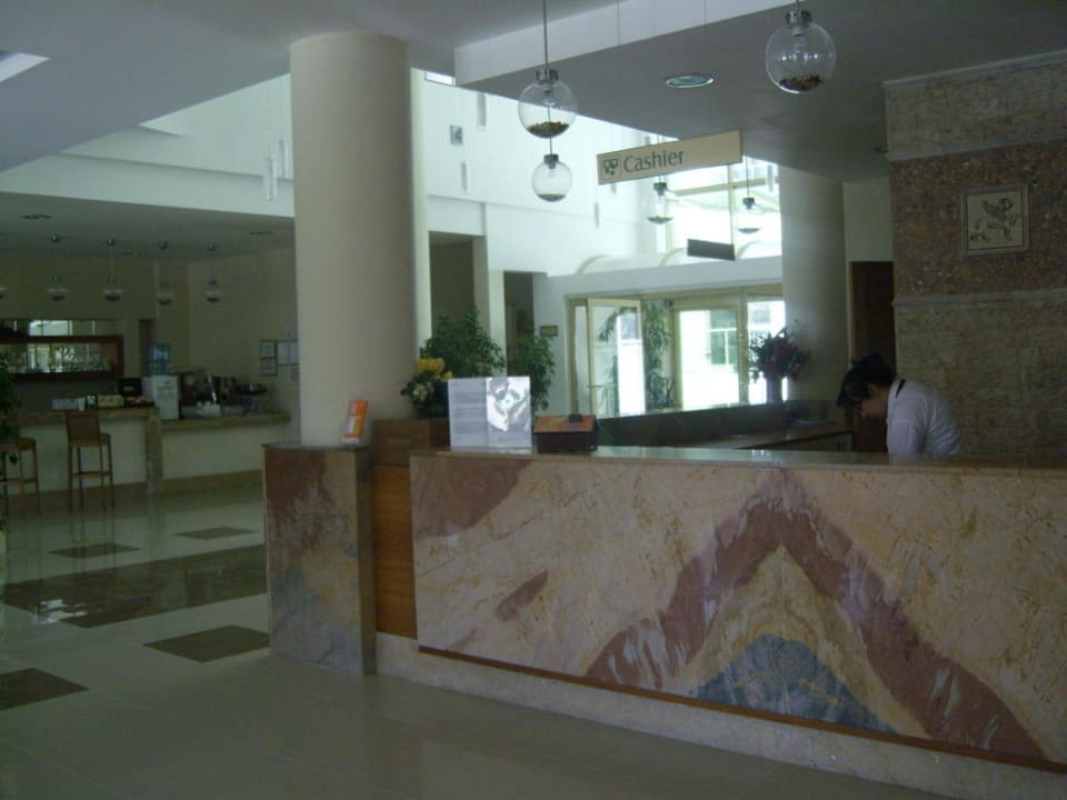 Lobby Side Breeze Hotel