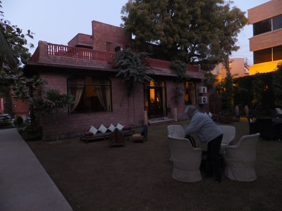 Ansicht Sitzgelegenheiten Garten Hotel Ranbanka Palace