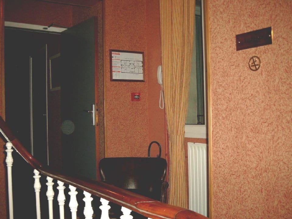 Treppenhaus Hotel des Arts Montmatre