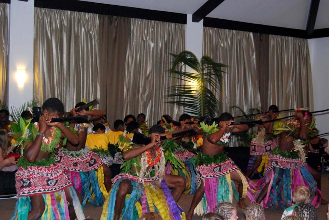 Фольклор. Warwick Fiji Hotel