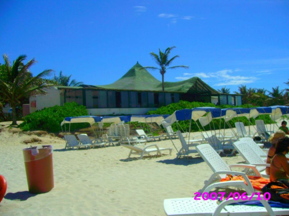 Strandrestaurant von aussen Hotel Flamenco Villas / Beach Club