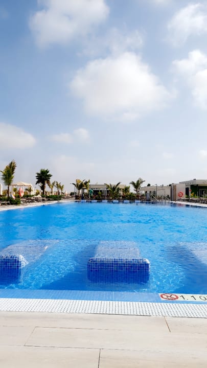 Pool Hotel Riu Karamboa