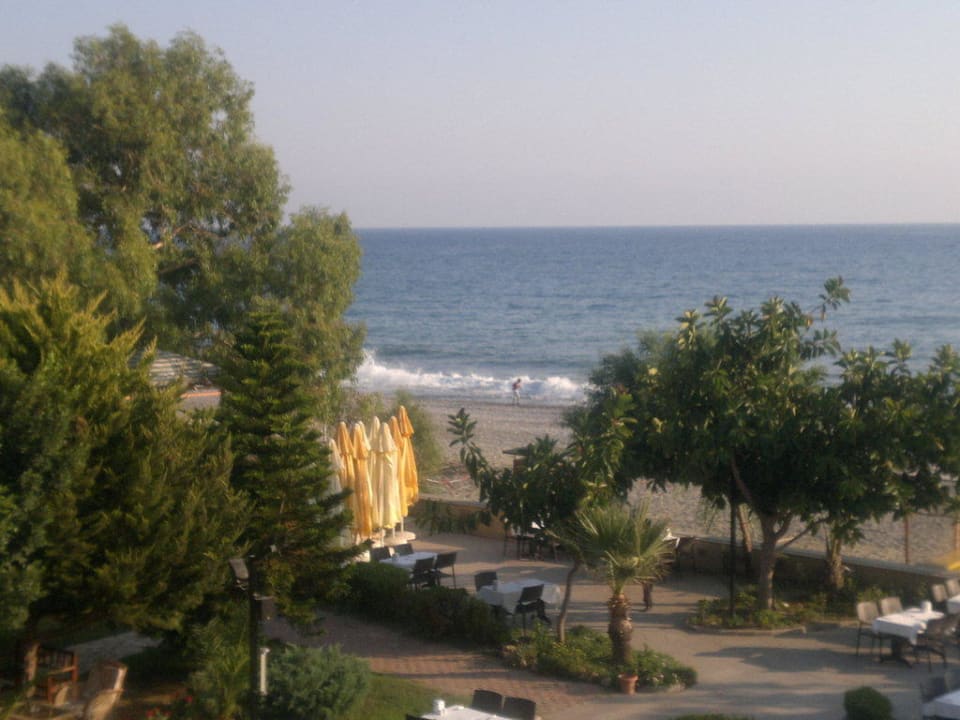 Der Ausblick aus Zimmer 341 Senza Sunset Beach Hotel