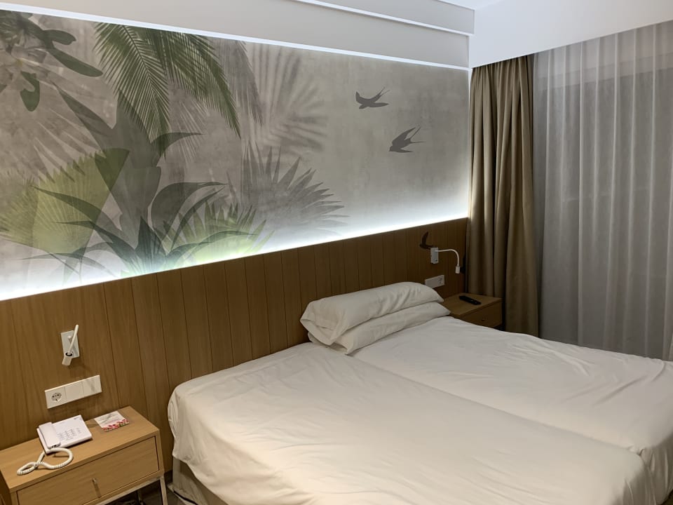 Zimmer Universal Hotel Castell Royal