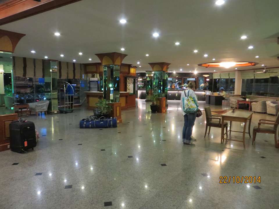 Empfangsbereich The Viang Tak Riverside Hotel