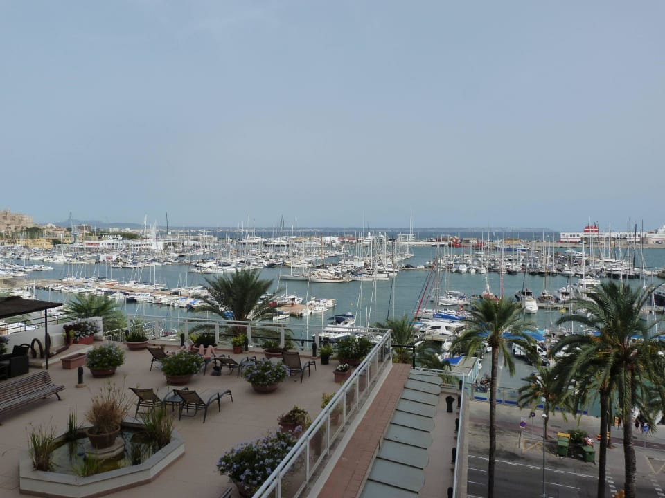 Blick zum Hafen Hotel Mirador