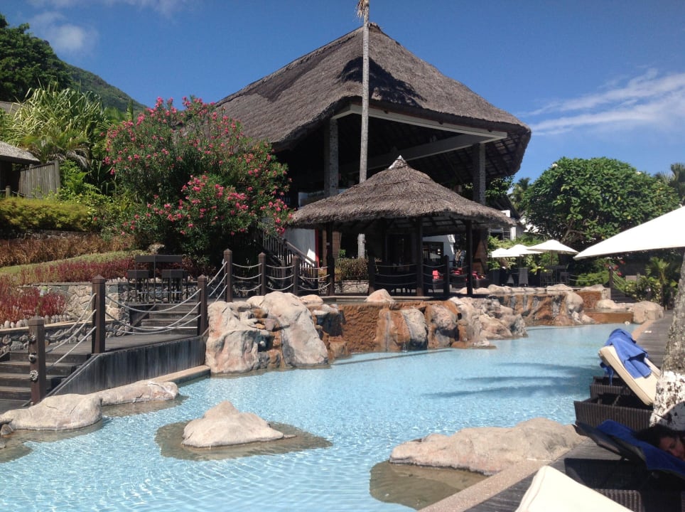 Pool mit Hauphaus Fisherman's Cove Resort  (Im Umbau/Renovierung)