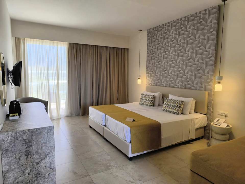 Zimmer Asterias Beach Resort