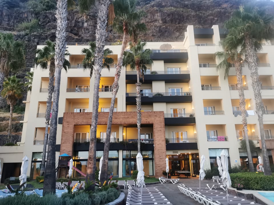 Außenansicht Calheta Beach