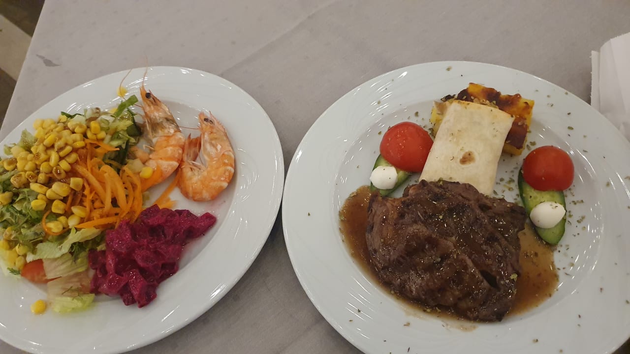 Gastro Saturn Palace Resort Hotel