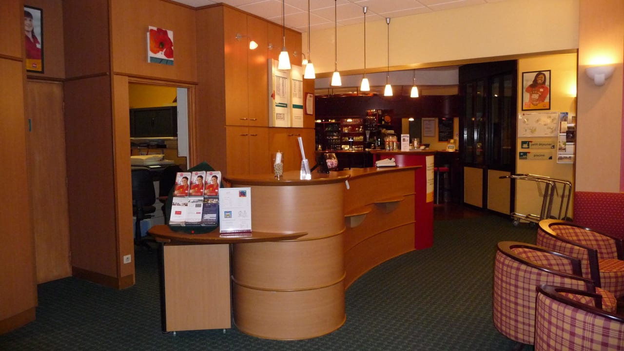 Réception Hotel Ibis Beaune Centre