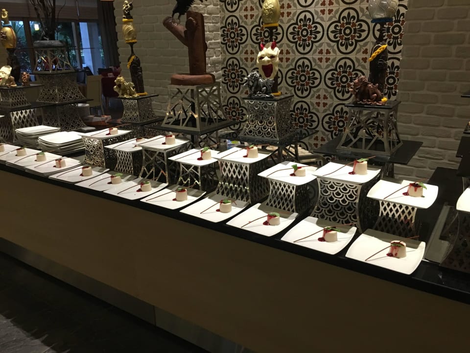 Lecker Belek Beach Resort Hotel