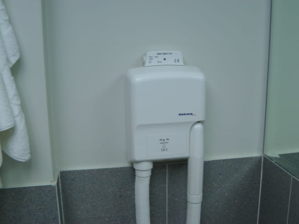 Fön im Badezimmer Hotel Theartemis Palace