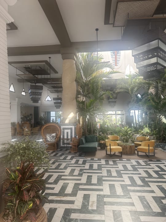 Lobby Hotel Riu Karamboa