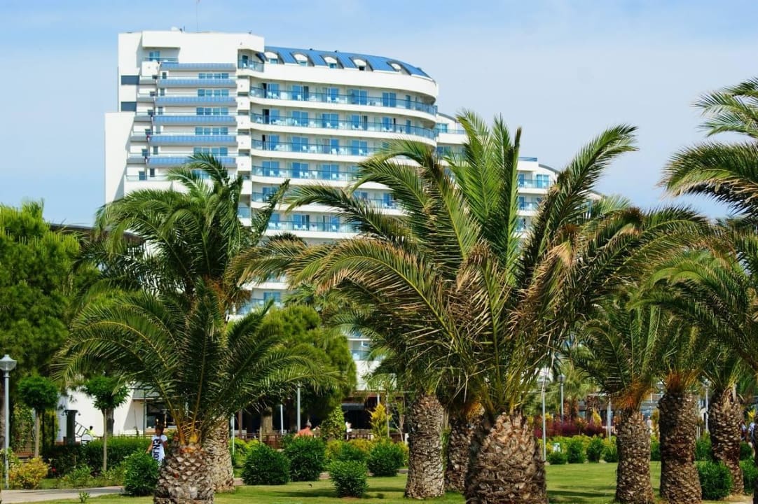 Widok hotelu od strony pomostu Venosa Beach Resort & Spa