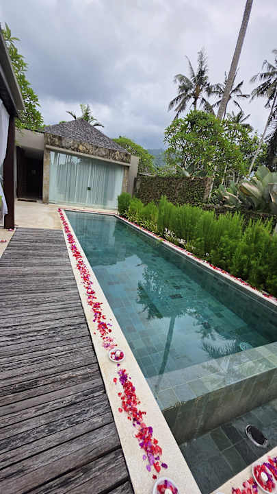 Zimmer Candi Beach Resort and Spa