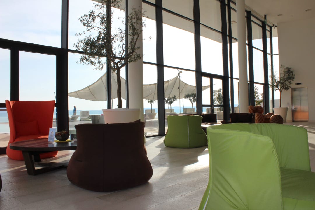 Foyer-Bar Wyndham Grand Novi Vinodolski Resort - The View & Family Apartments