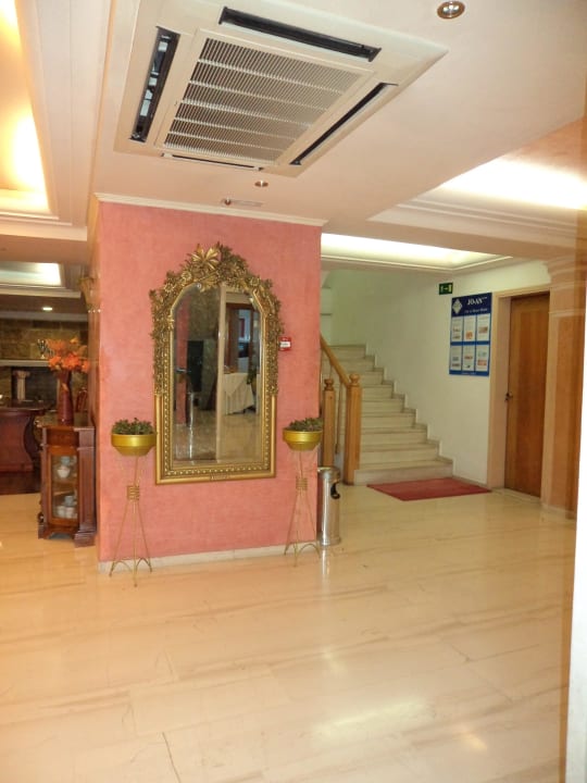 Jo An Palace - зеркало в холле Jo-An Palace Hotel