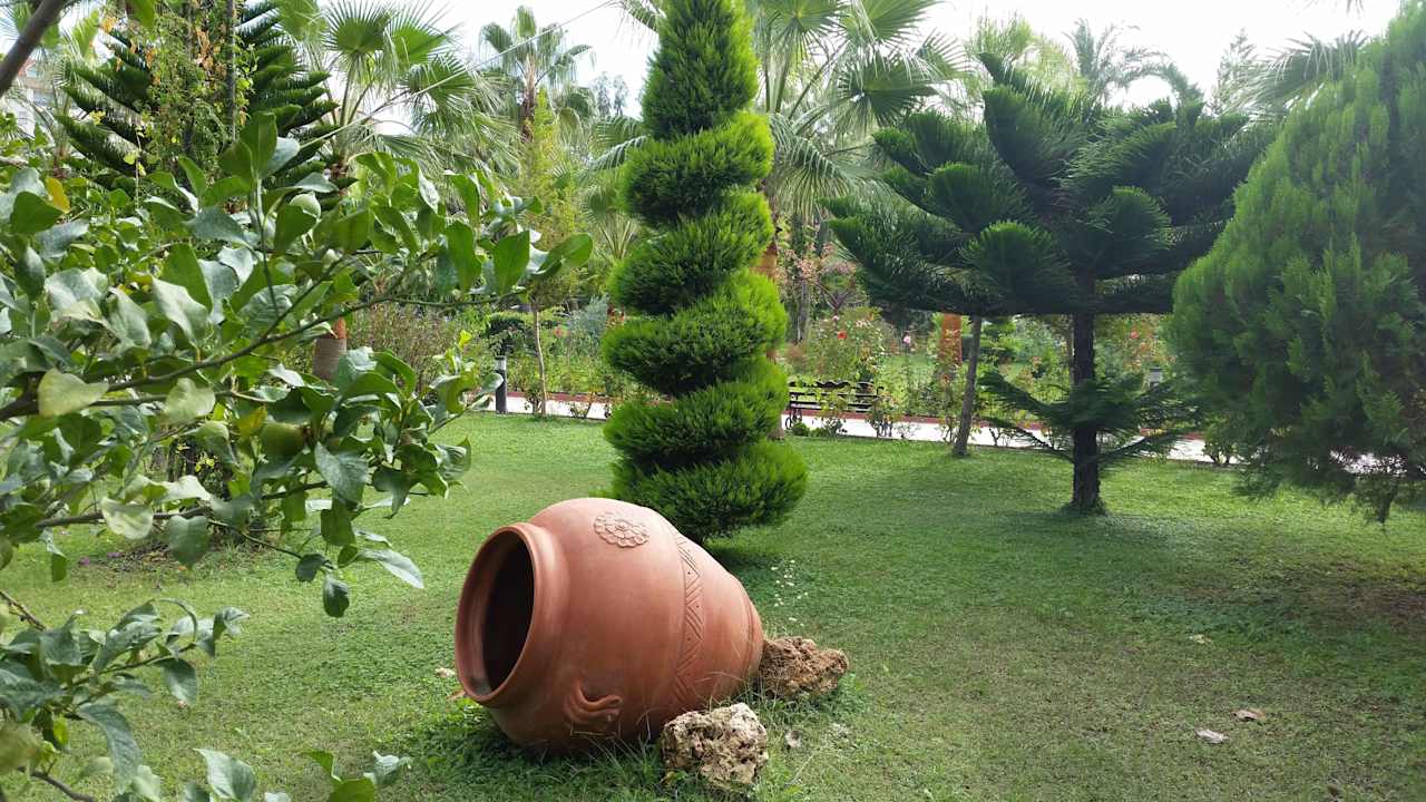 Sehr gepflegter Garten Saphir Resort & Spa