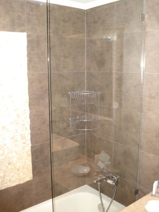 Badewanne mit Dusche  Hotel Theartemis Palace