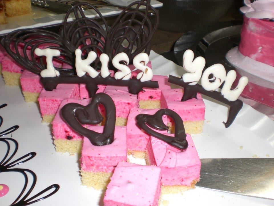 Zur Love-Night Saturn Palace Resort Hotel