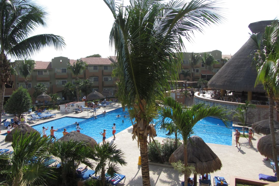 Blick auf Hotelpool Viva Azteca by Wyndham - All Inclusive Resort