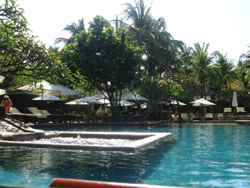 Pool The Royal Beach Seminyak Bali - MGallery Collection