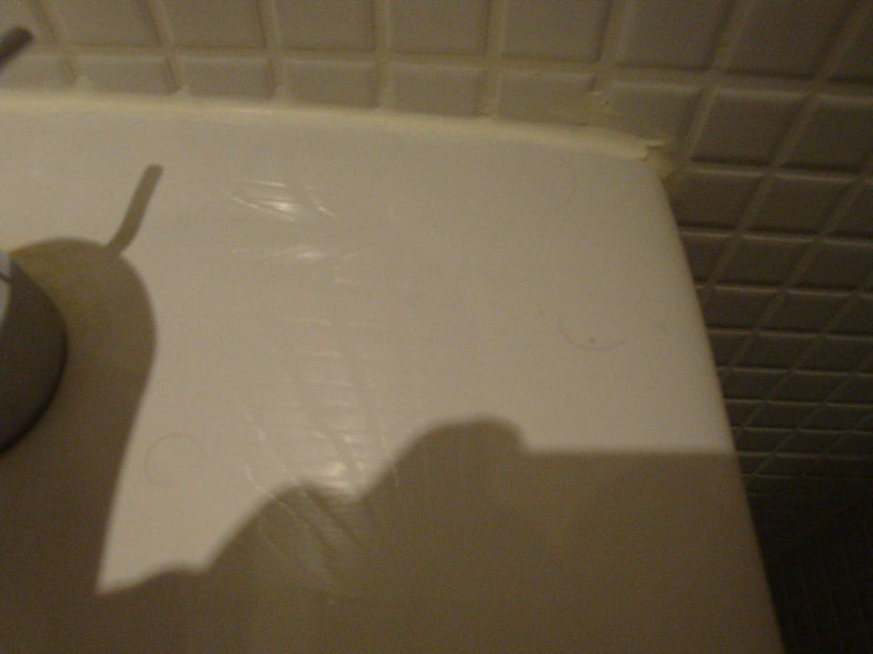 Im Bad und Bett überall fremde Haare Van der Valk Hotel Rotterdam Blijdorp