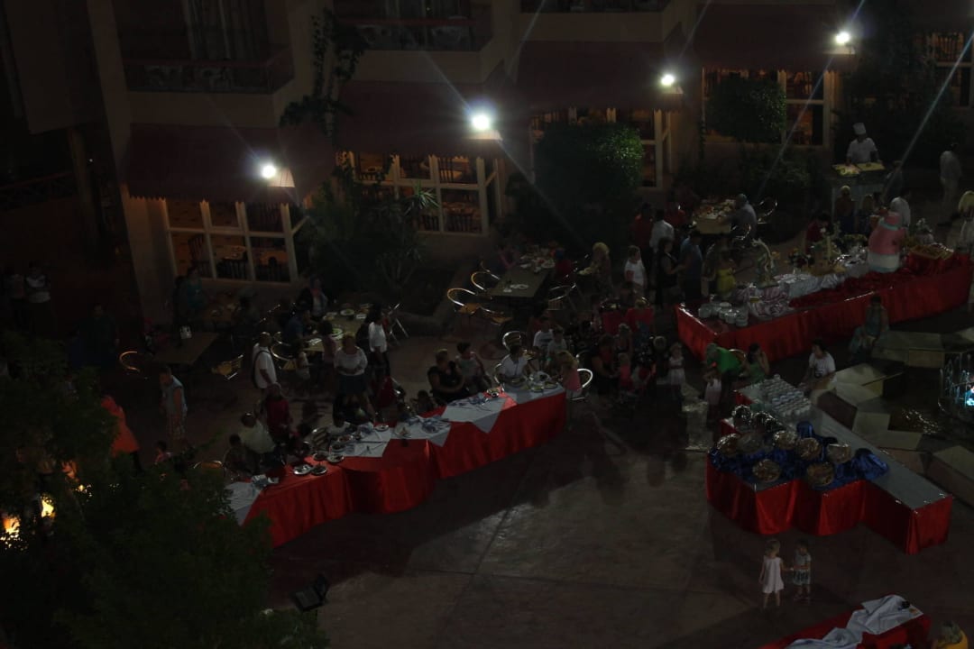 Widok z hotelu Club na wieczór gdzie kolacja Seagull Beach Resort