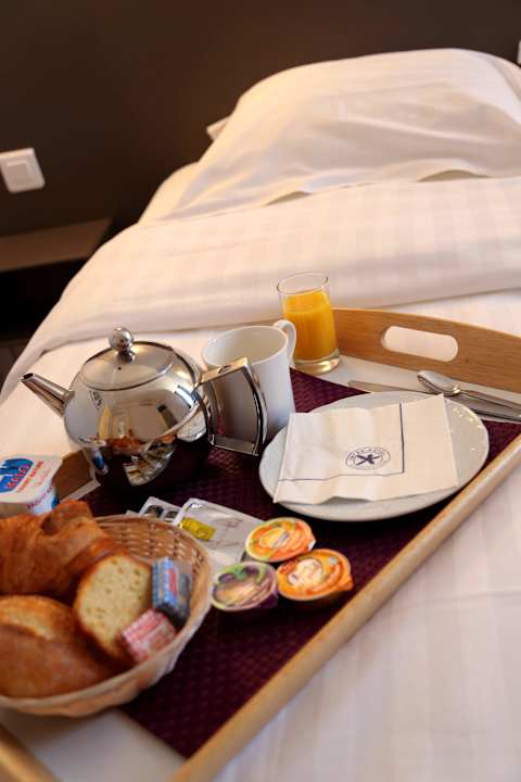 Chambre 404 INTER-HOTEL LE SEVIGNE RENNES GARE Hôtel Le Sévigné