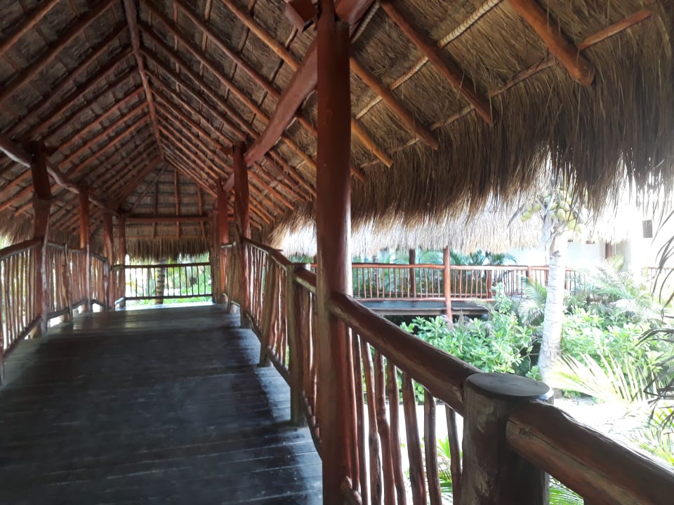 Wege vom Zimmer zum Hauptkomplex Akumal Bay Beach & Wellness Resort