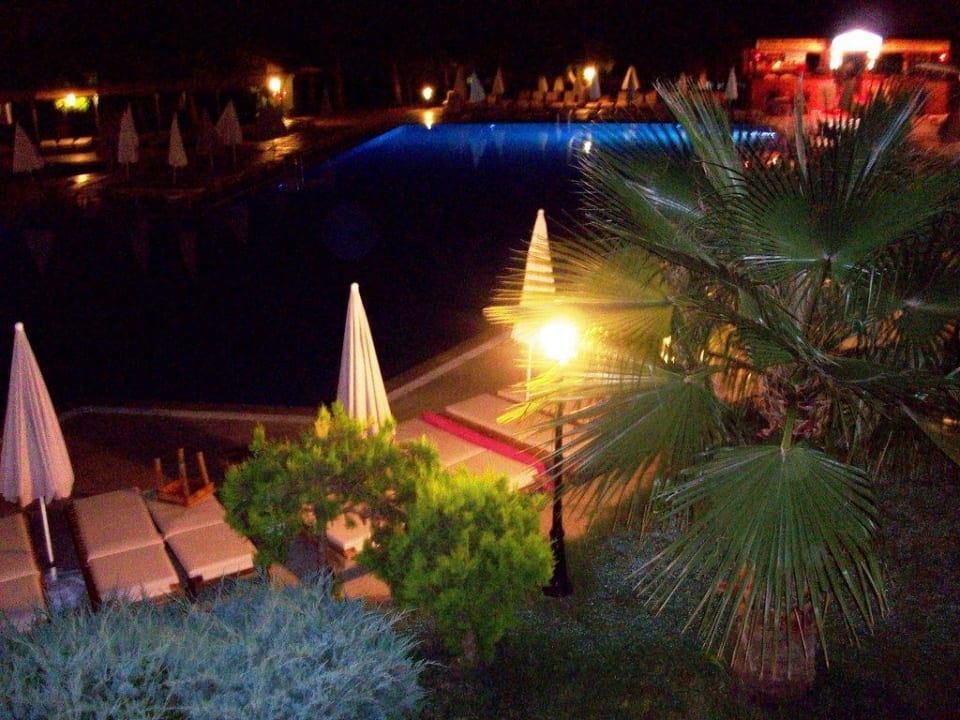 Pool Nachts Mira Meridia Beach Hotel
