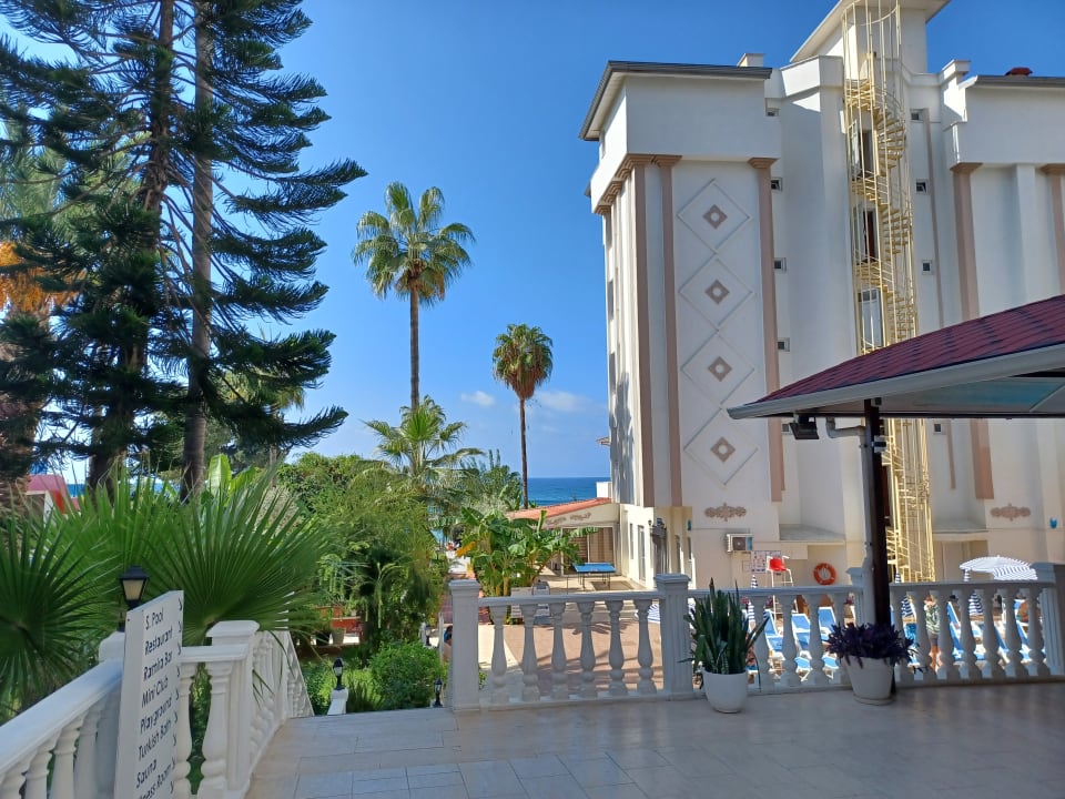 Gartenanlage Ramira Beach Hotel