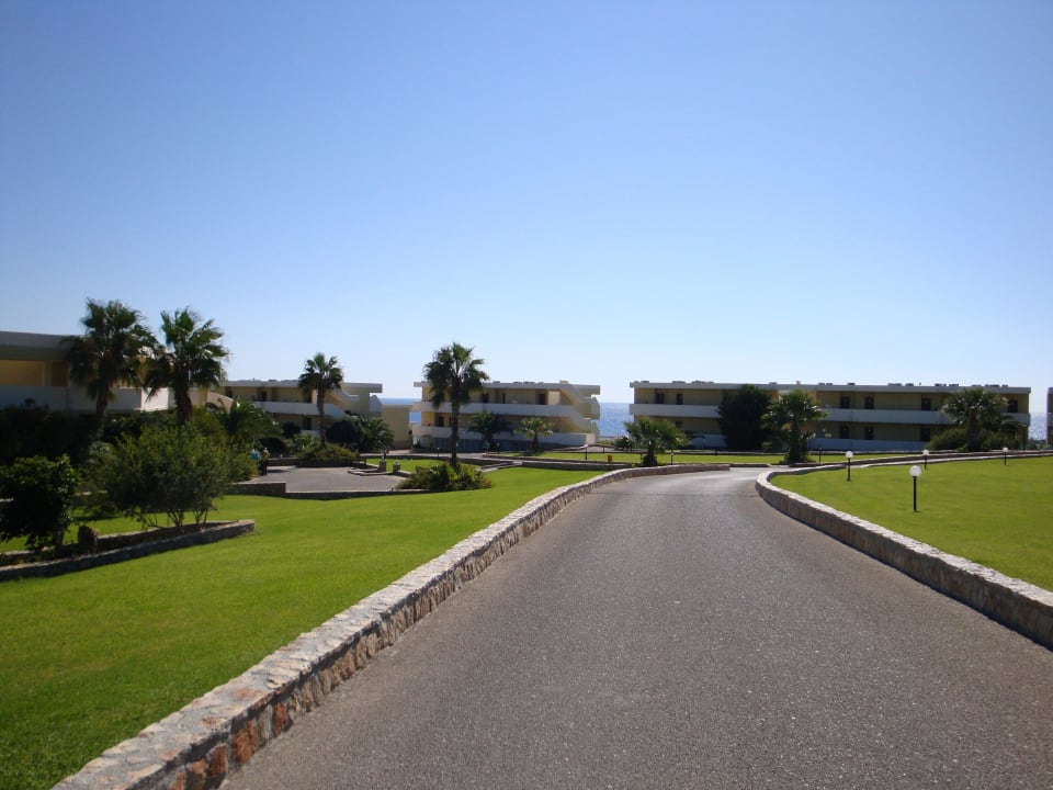 Weg in der Anlage Hotel Kalithea Horizon Royal