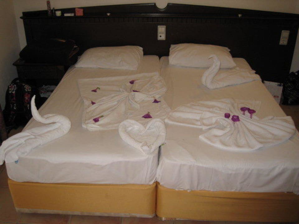 Türkische Bettenkunst Club Turtas Beach Hotel