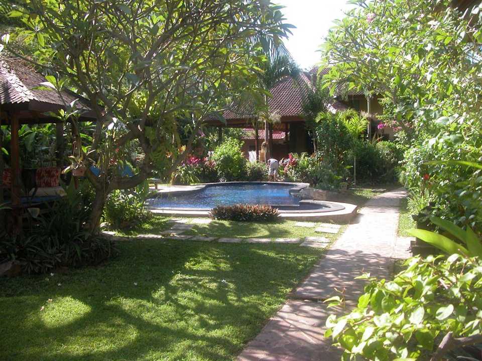 Pool und Garten Saraswati Holiday House