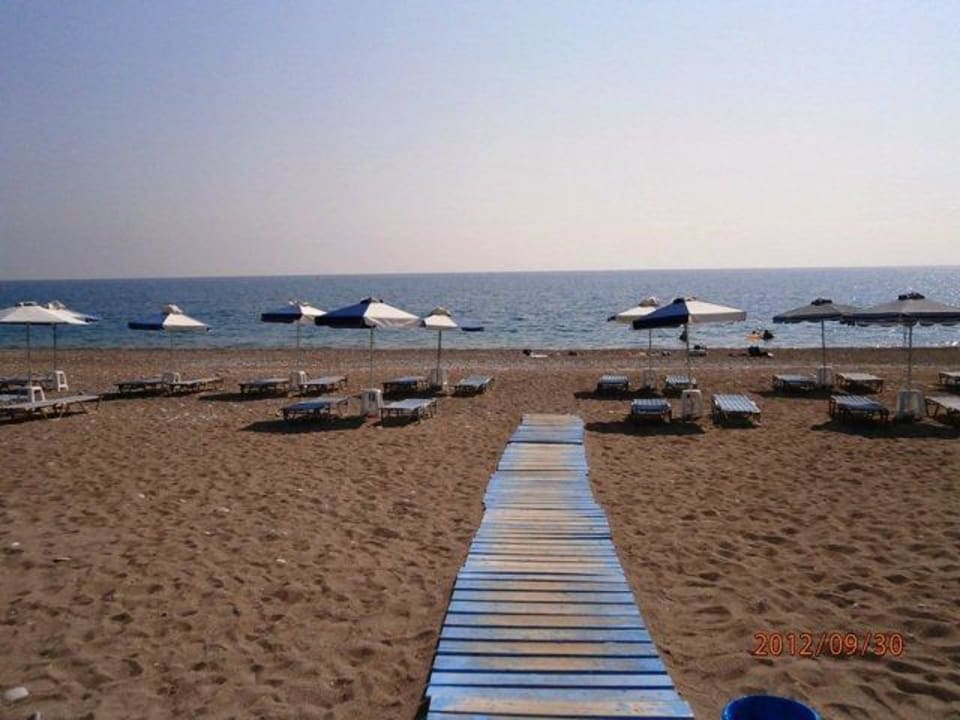 Weg zu den Liegen Afandou Bay Resort Suites