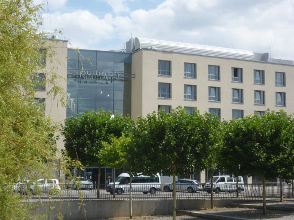 Außenansicht Dorint Hotel am Dom Erfurt