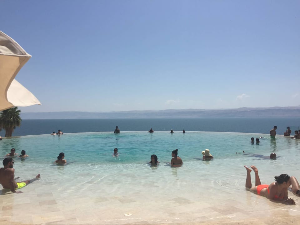 Infinity Pool Hotel Kempinski Ishtar Dead Sea