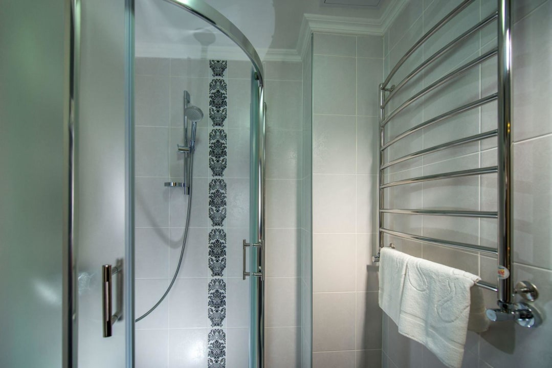 душ Kavalier Boutique Hotel