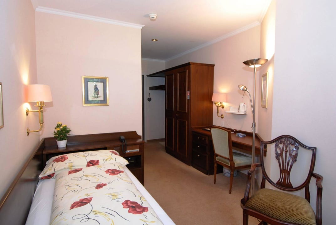 Single Room Hotel Edelweiss