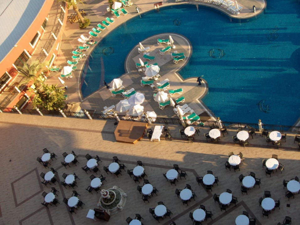 Ausblick zum Garten Hotel Delphin Palace