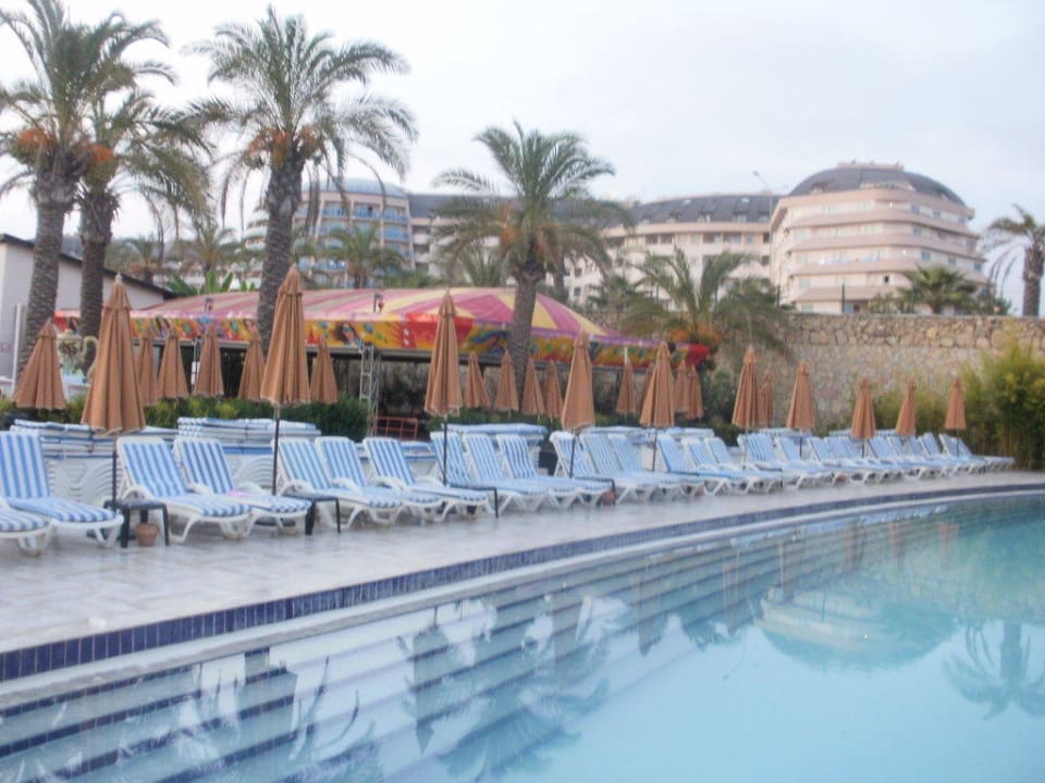 Hauptpool Long Beach Alanya